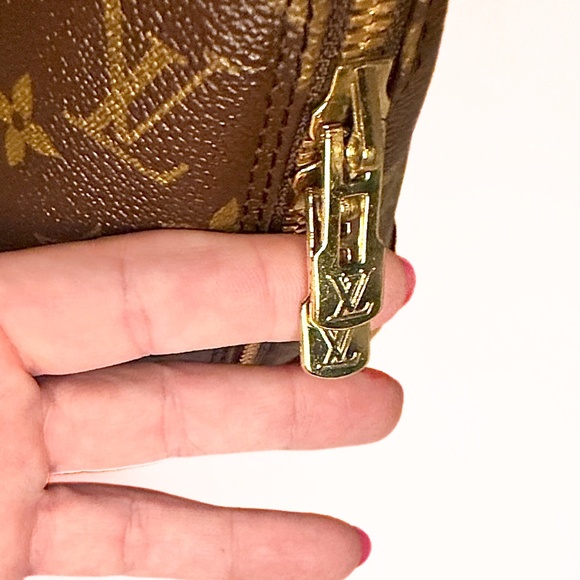 **SOLD** Louis Vuitton Monogram Alma PM - Picture 4 of 16